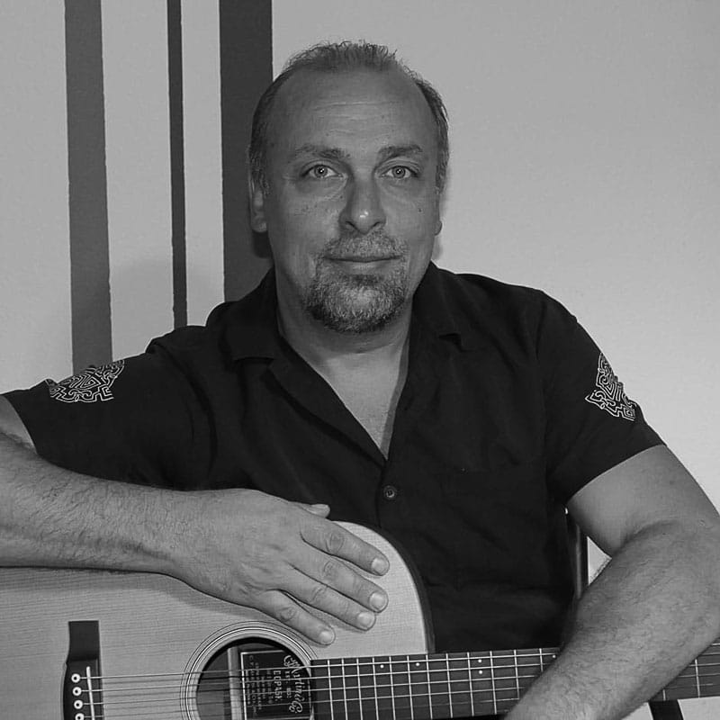 Frank Brenner - Gitarrenunterricht in Schwäbisch Gmünd | jaM'in Musikschule